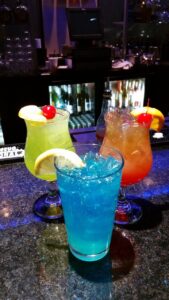cocktails-g67a8a17cb_1280